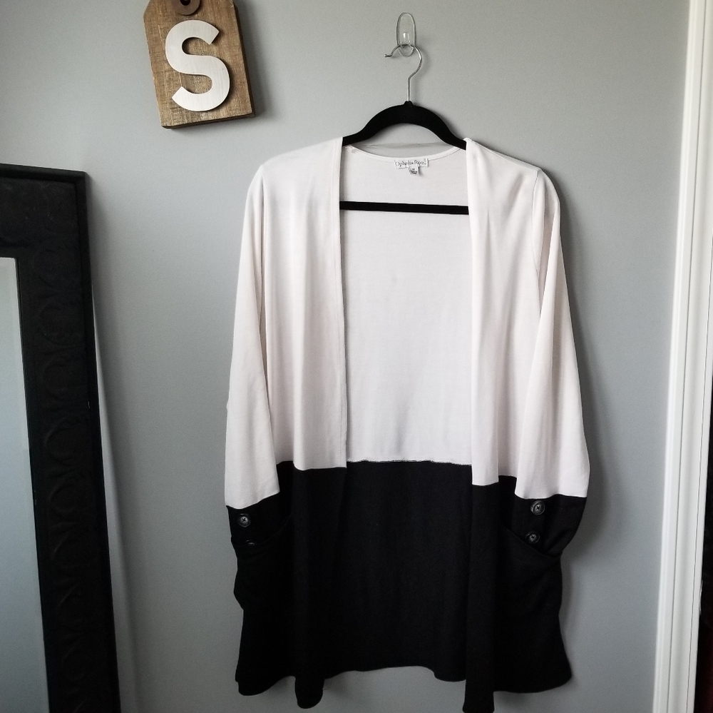 BLACK/WHITE CARDIGAN